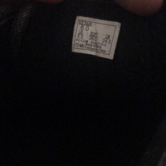 Vans - Picture 2 of 2